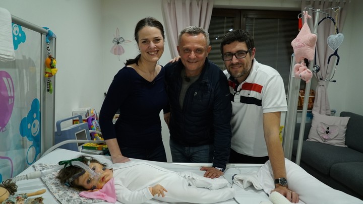 V7N Amelia, rodicia a Vilo